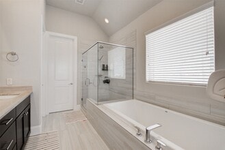 Building Photo - 9664 Knight Rd