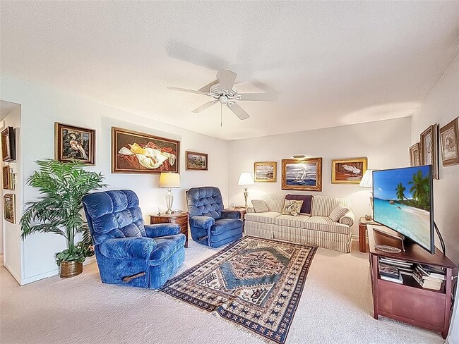 Building Photo - 566 Fairways Cir