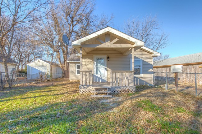 Building Photo - 1170 N Birmingham Ave