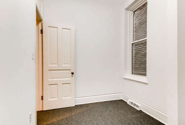 Foto del edificio - 722 W 18th St