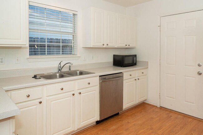 Building Photo - 1854 Laurel Oaks Ct