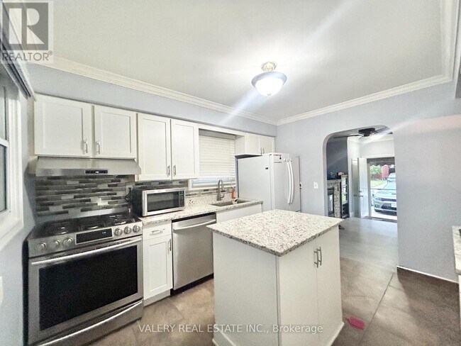 Photo du bâtiment - 3843 Hillcrest Blvd