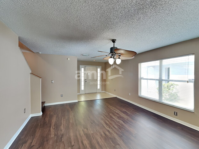Building Photo - 6648 Summer Cove Drive