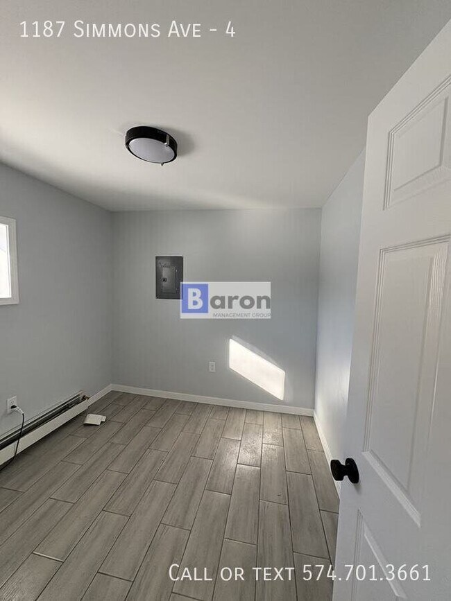 Building Photo - 1187 Simmons Ave