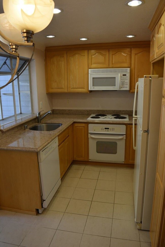 Building Photo - 2 br, 2.5 bath House - 4147 Blackford Circle