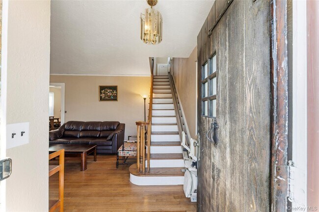 Foto del edificio - 58 Hartsdale Rd