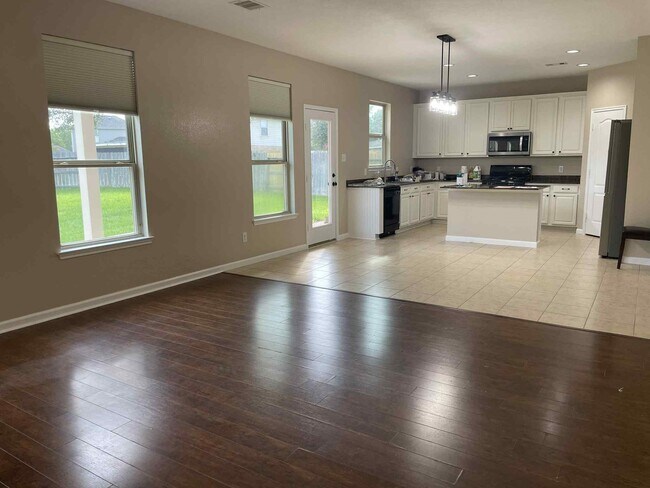 Building Photo - 2802 Mezzomonte Ln