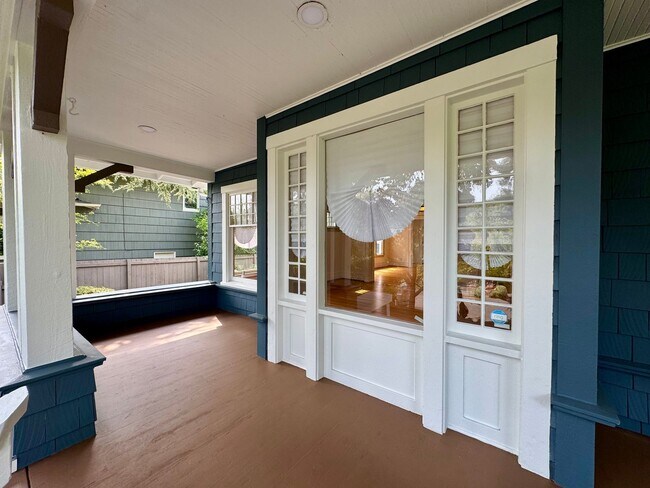 Building Photo - Mount Baker Home