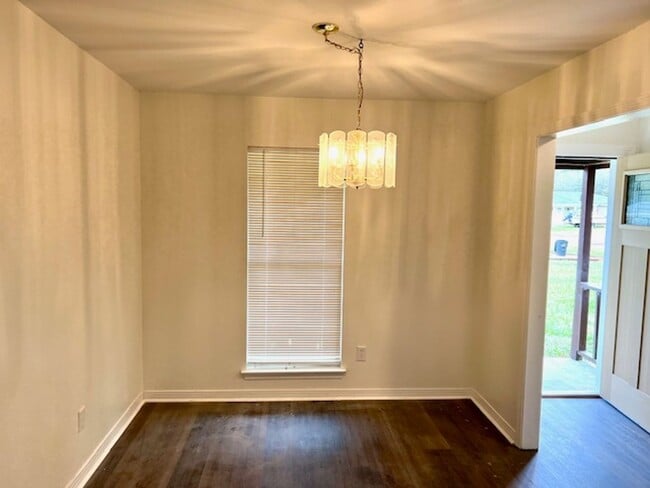 Building Photo - 3/2 brick home in Cottage Park Estates