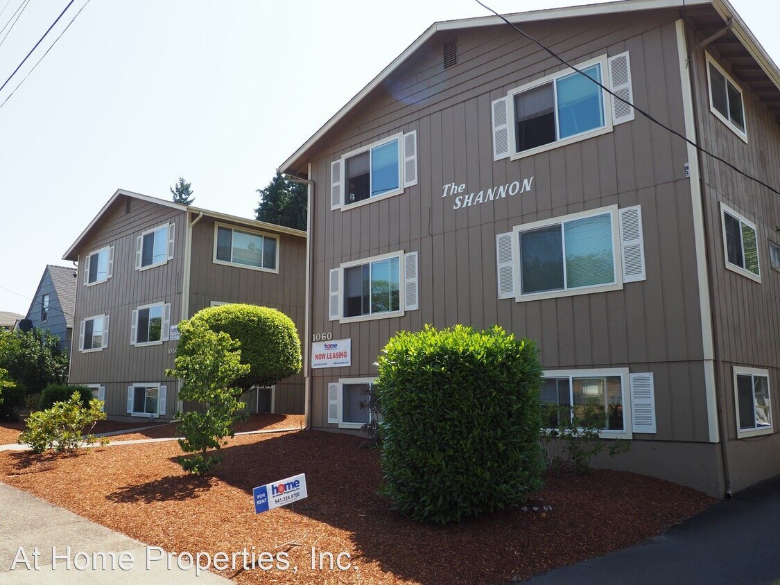 Primary Photo - 1050-1060 SW E Ave