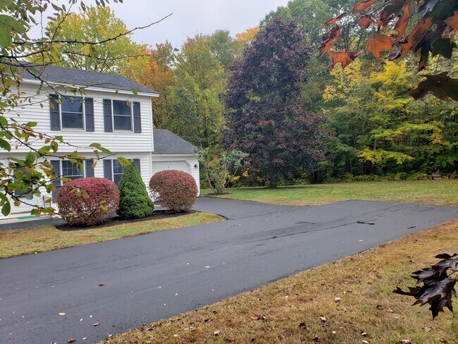 Foto del edificio - 8 Everett Ct
