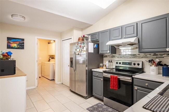 Foto del edificio - 41063 Millbrook Dr
