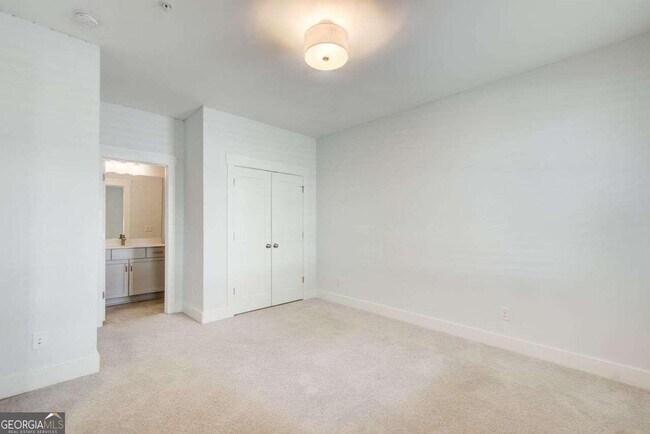 Foto del edificio - 433 Chandler Ln