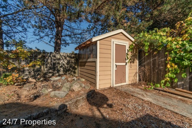 Building Photo - 4 br, 3 bath House - 14655 Coltrane St