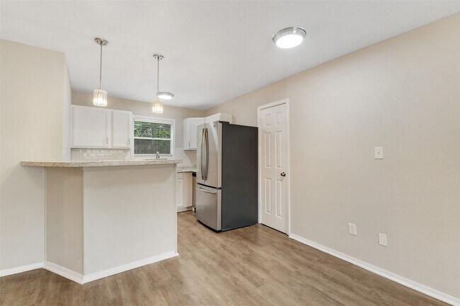 Foto del edificio - 1520 Broadmoor Dr