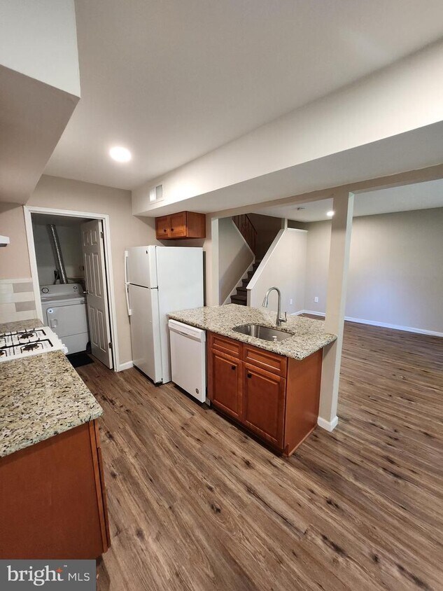 Foto principal - 103 Lexington Ct