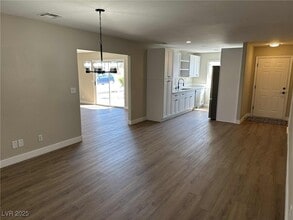 Building Photo - 2010 S Highland Ave
