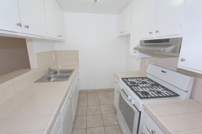 Building Photo - 5421 Kester Ave