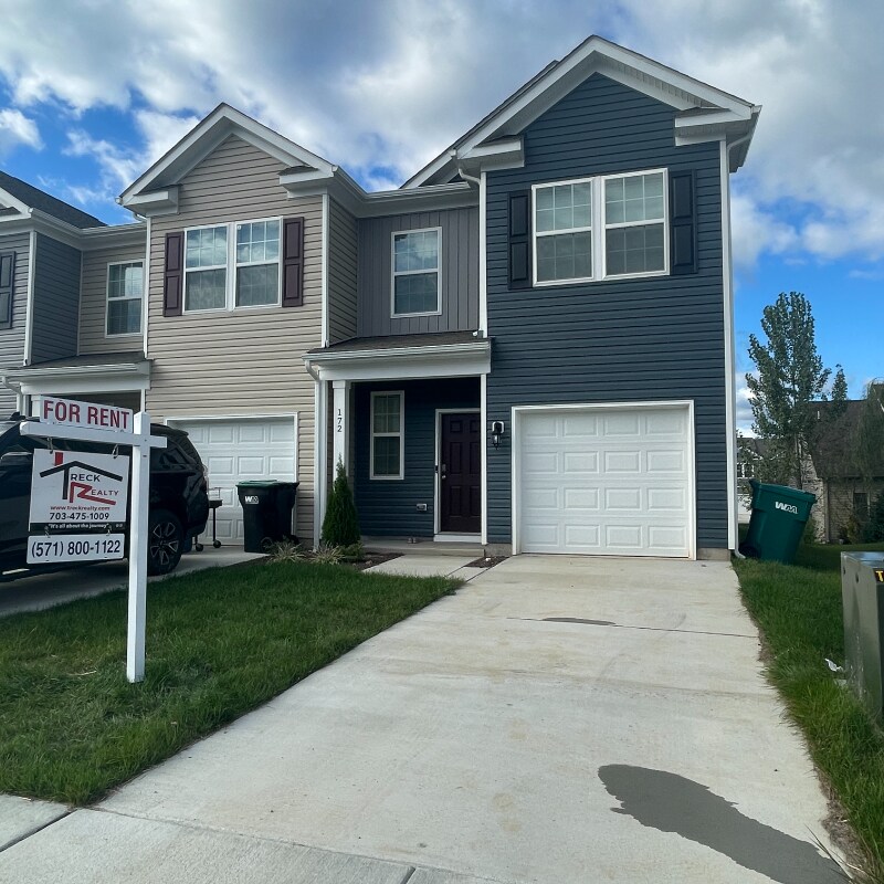 172 College Dr, Luray, VA 22835 Townhome Rentals in Luray VA