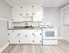 Building Photo - 426 S Beaumont Ave