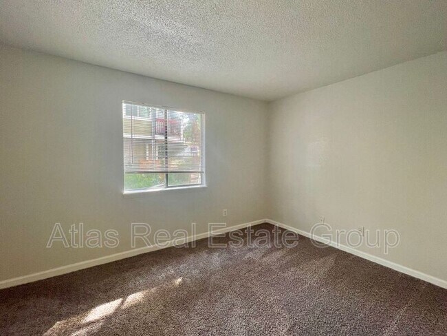 Building Photo - 920 S Dawson Way