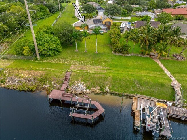 Foto del edificio - 2582 SW Barber Ln