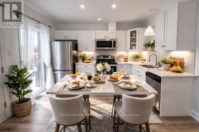 Building Photo - 739 Principale St