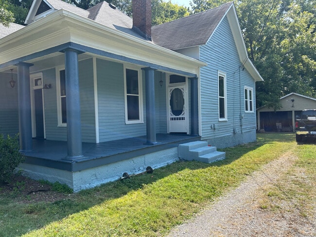 Building Photo - 424 E Bell St