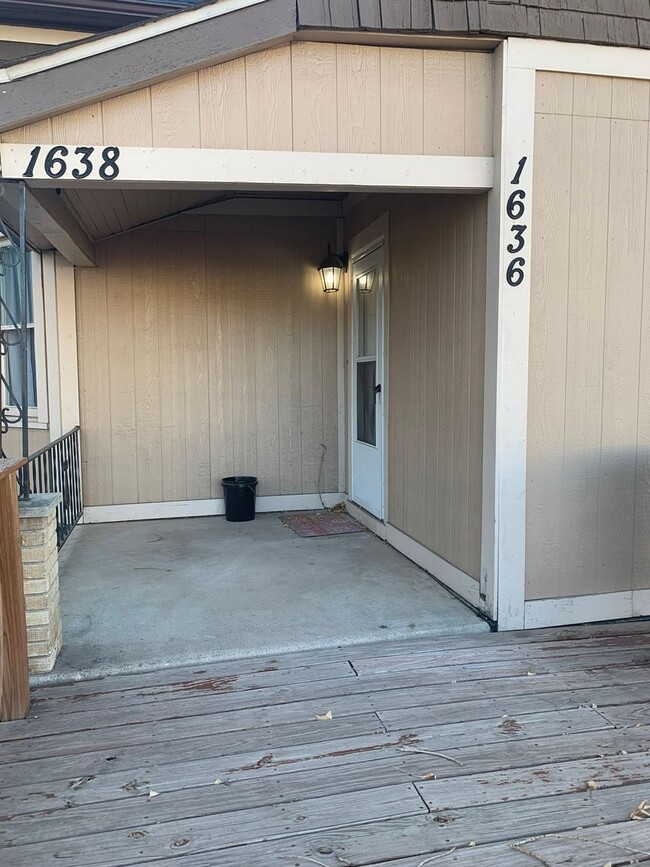 Building Photo - Cozy 2 Bedroom in Ivywild