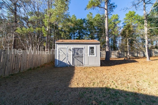 Building Photo - 6886 Green Creek Rd