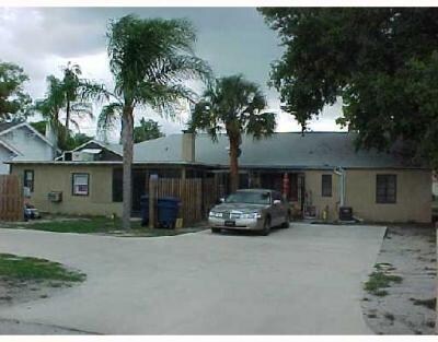 Foto del edificio - 712 N Saint Clair Abrams Ave