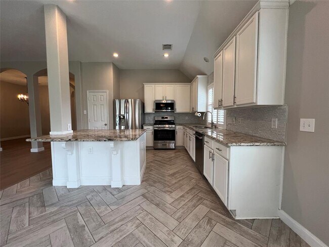 Foto del edificio - 7707 Misty Lake Ln