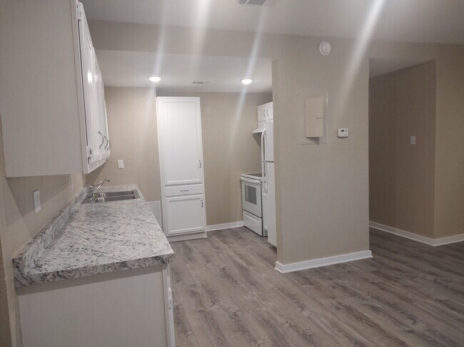 Foto del edificio - 113 NW Main St