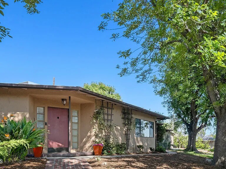 Foto principal - 4702 Moore St