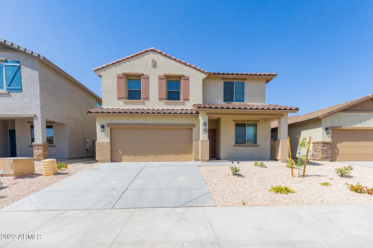 Foto principal - 17024 W Alice Ave