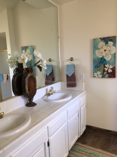 Foto del edificio - APPLY FOR THIS MOVE IN READY HOME NOW!