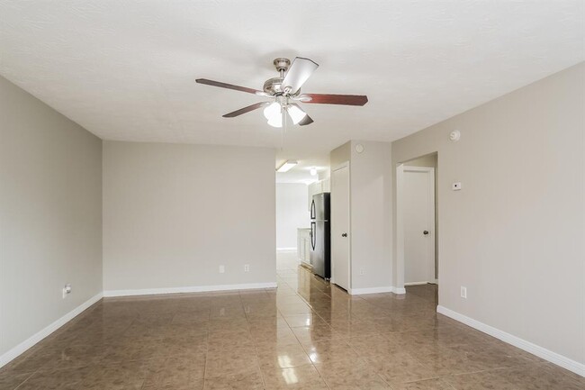 Building Photo - 3218 Red Cedar Dr