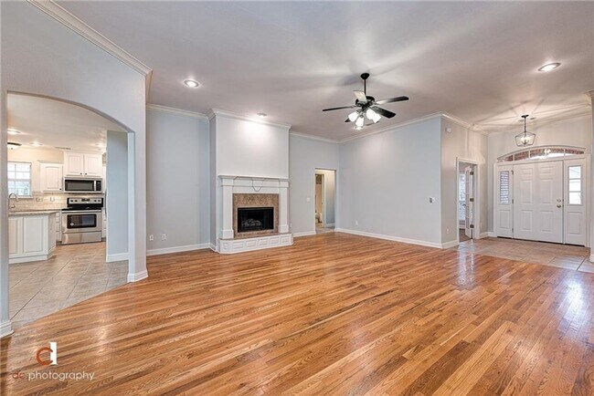 Foto del edificio - Spacious 4BR Home in Rogers!!!!
