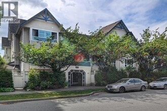 Building Photo - 1641 Woodland Dr