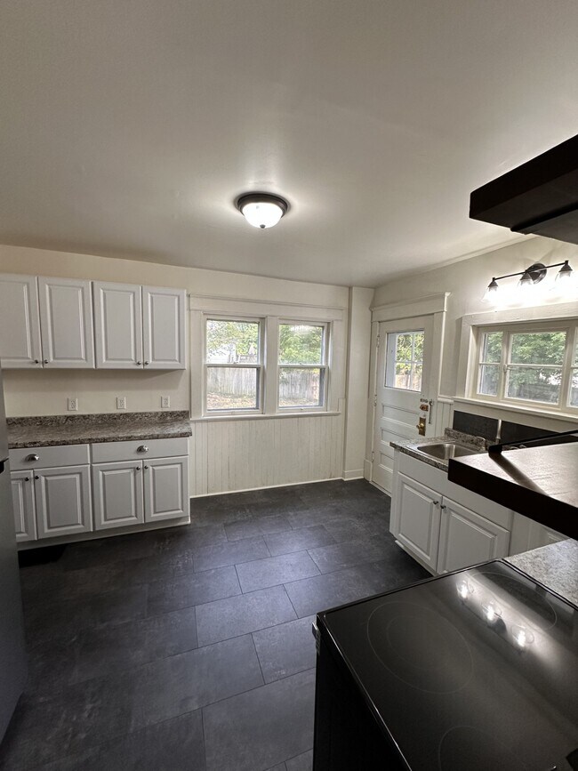 Foto del edificio - 910 S Main St