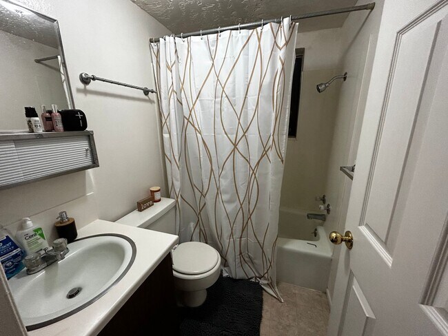 Foto del edificio - 1B/1B Pet Friendly Apartment South of BYU