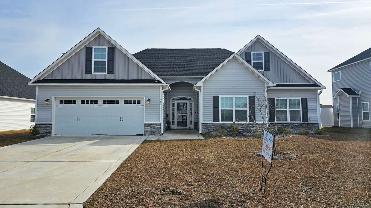 Primary Photo - 908 Uplands Ln