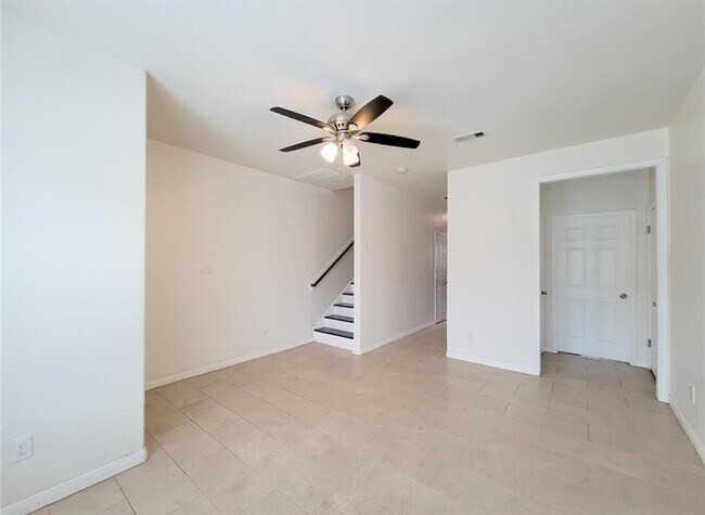 Foto del edificio - 6805 Larkstone St