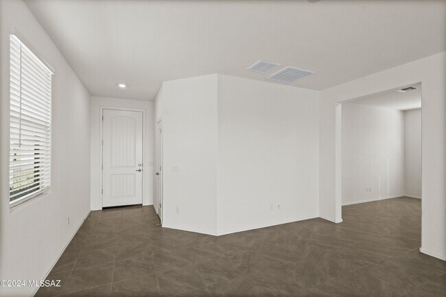 Building Photo - 12540 N Krista Ave