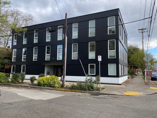Exterior - 1480 N Jarrett St