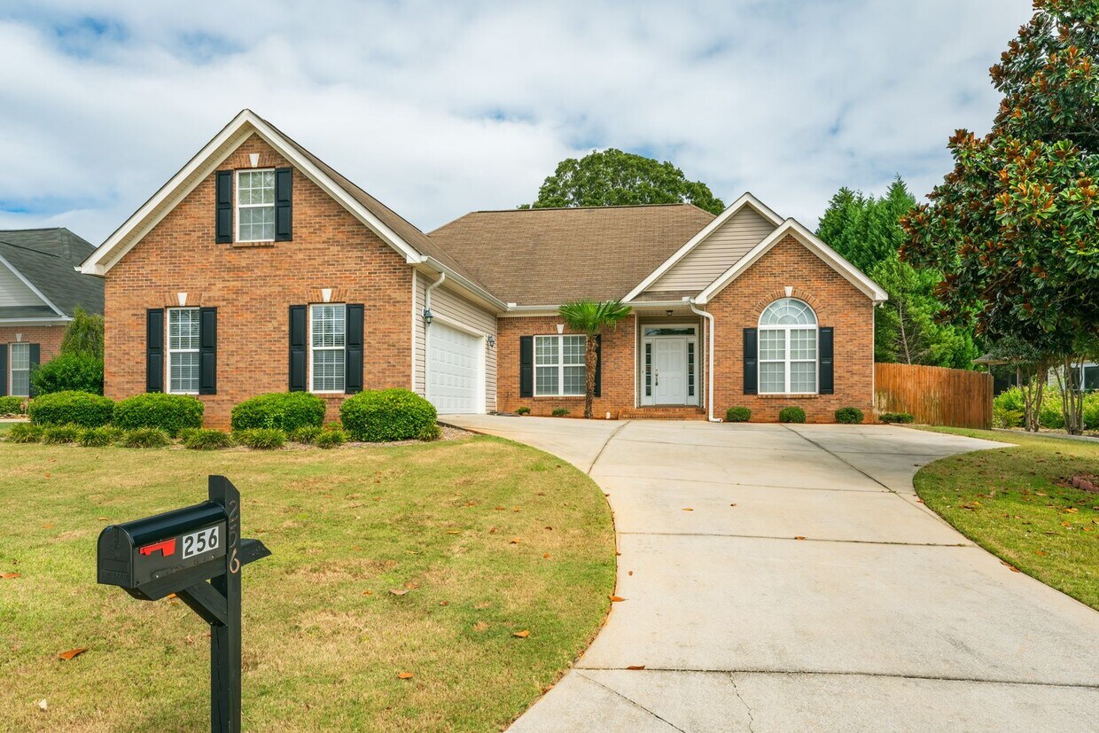 Foto principal - 256 Southbank Dr