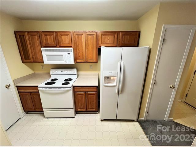Foto del edificio - 9810 Campus Walk Ln