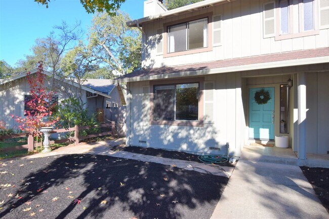 Foto del edificio - Beautiful 4bd/ 2.5 ba House