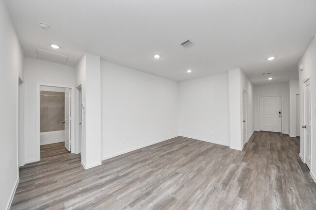 Building Photo - 6003 Bella Breeze Dr