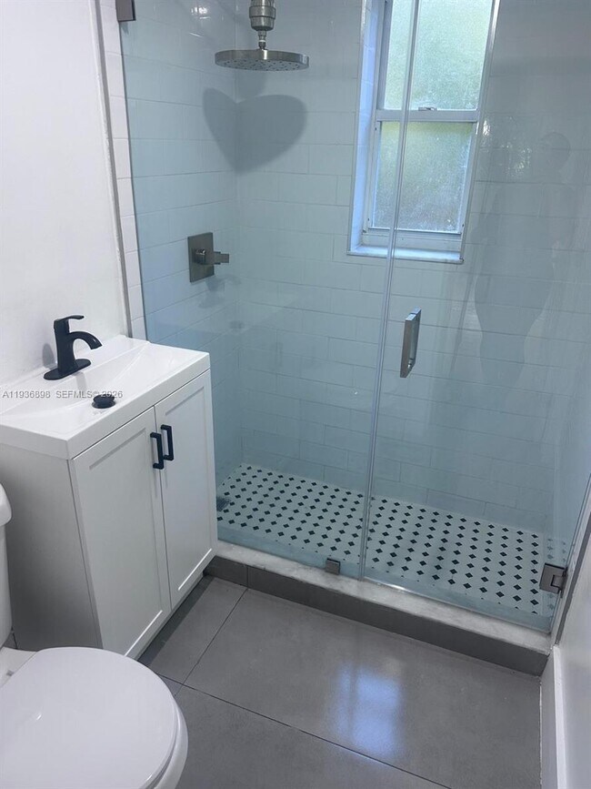 Foto del edificio - 10070 E Bay Harbor Dr